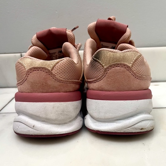NEW BALANCE X REFORMATION X-90 WOMEN’S SNEAKERS, SIZE US 7/5. WHITE/PINK - Picture 7 of 11